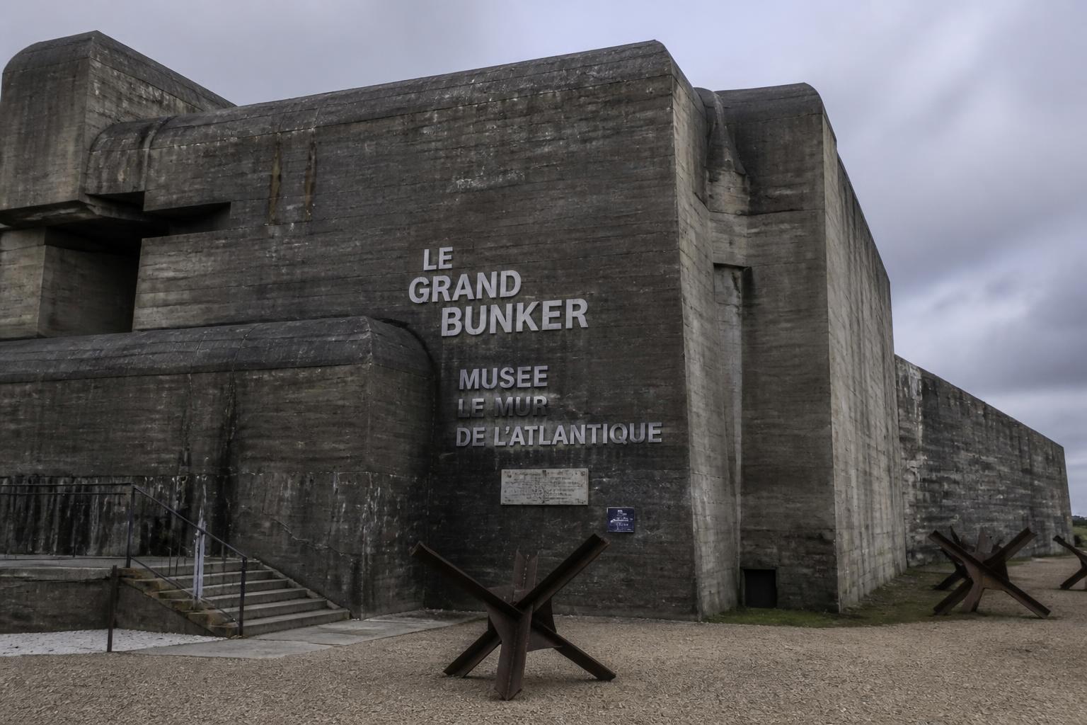 découvrez le musée du mur de l’atlantique et plongez au cœur de l’histoire du littoral normand à travers ses expositions uniques et ses vestiges du mur de l’atlantique.