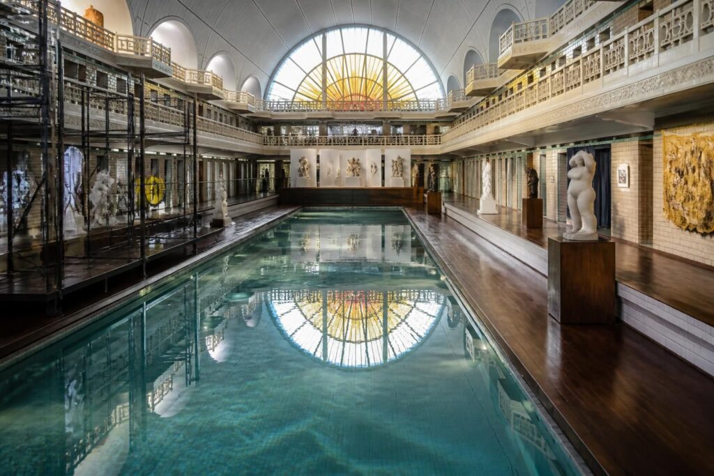 découvrez la piscine à roubaix, un musée unique où l'art rencontre l'industrie, installé dans une ancienne piscine art déco, offrant une expérience culturelle exceptionnelle alliant histoire, créativité et architecture.